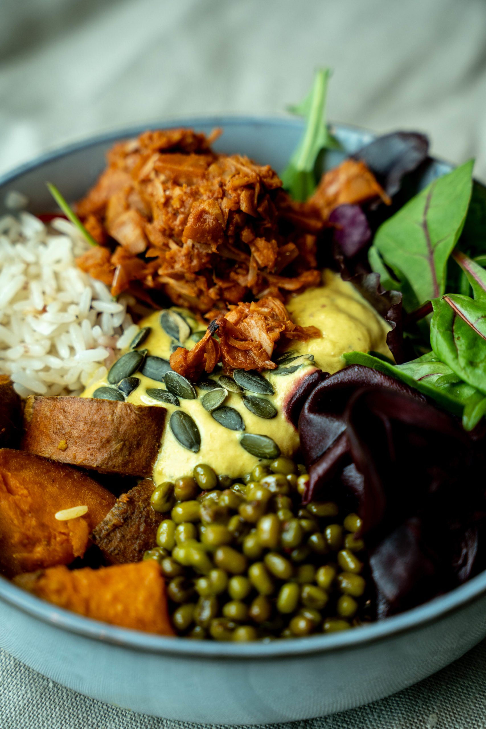 Nude Food Augsburg | Vegan essen, abholen oder liefern lassen nude veganes restaurant augsburg cafe bowls vegan gesund lecker essen