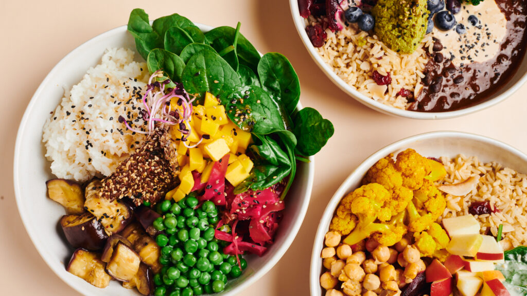 bunte bowls vegan nude augsburg essen gesund healthy bowls vegetarisch königsplatz tisch reservieren